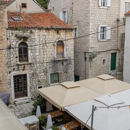 Vanjaka 3* Τρογκίρ